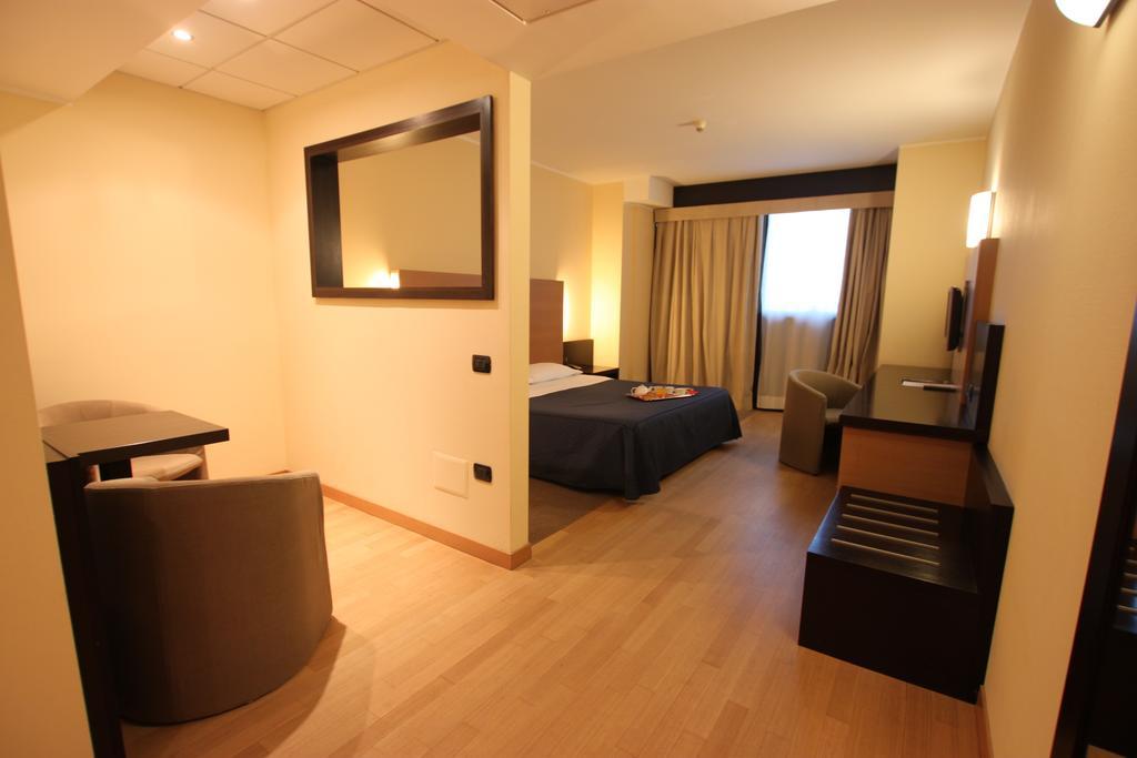 אופרה Golf Hotel Milano מראה חיצוני תמונה